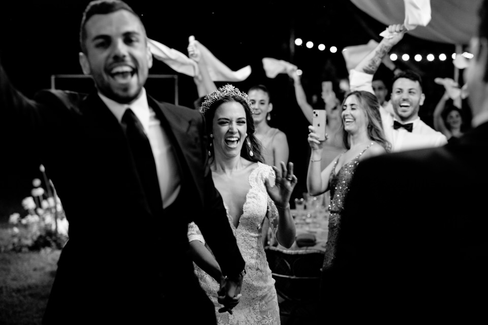 Foto de una boda en la Farinera de Sant Lluis en blanco y negro 00587