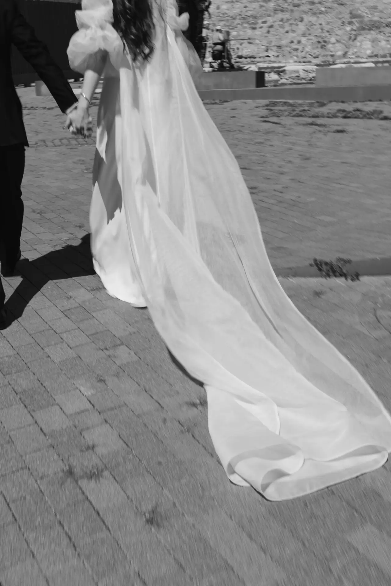 Detalle del vestido en una boda fotografiada por Sunnydays en Terrassa