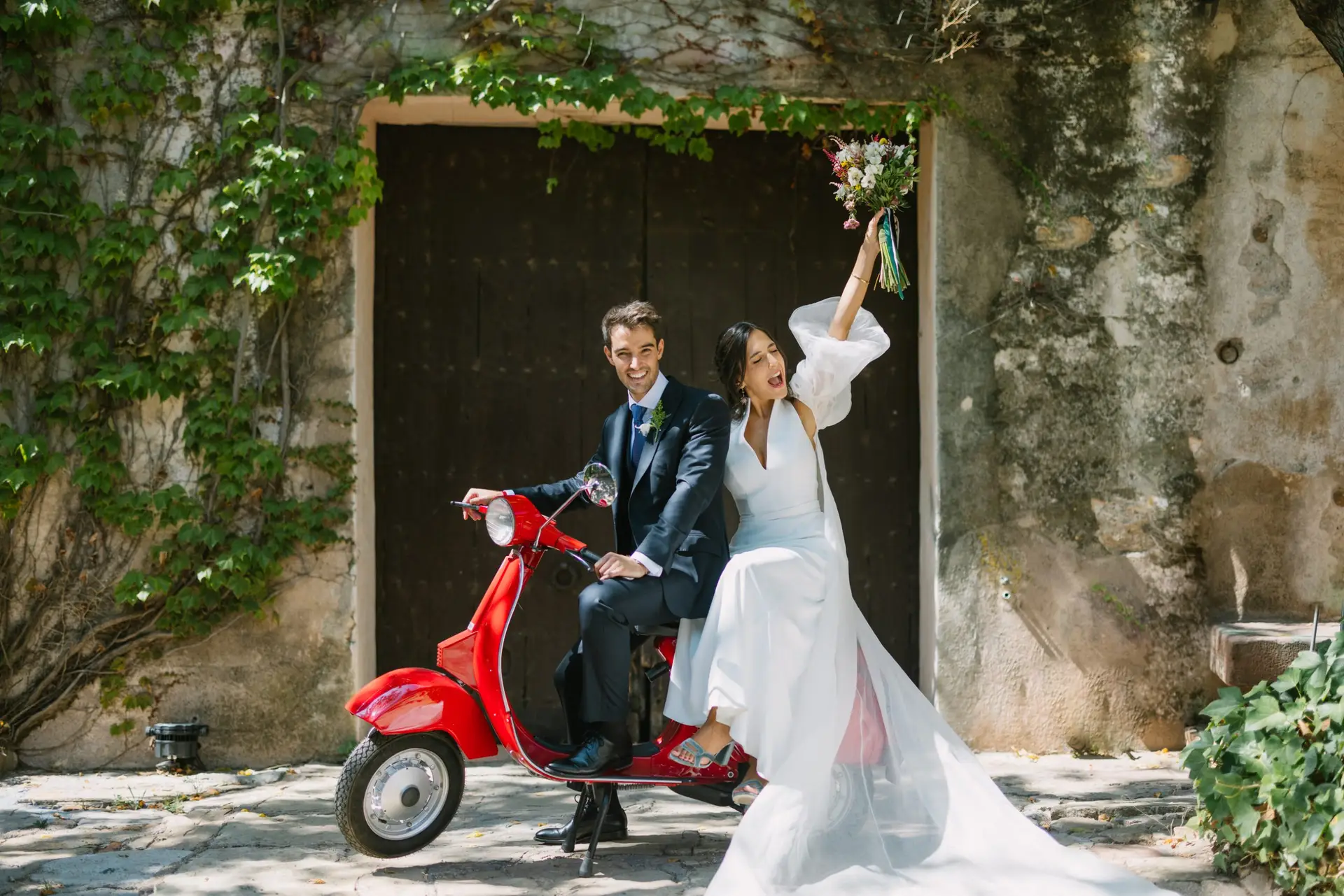 Momento de boda del portfolio de Sunnydays en Mas Bonvilar