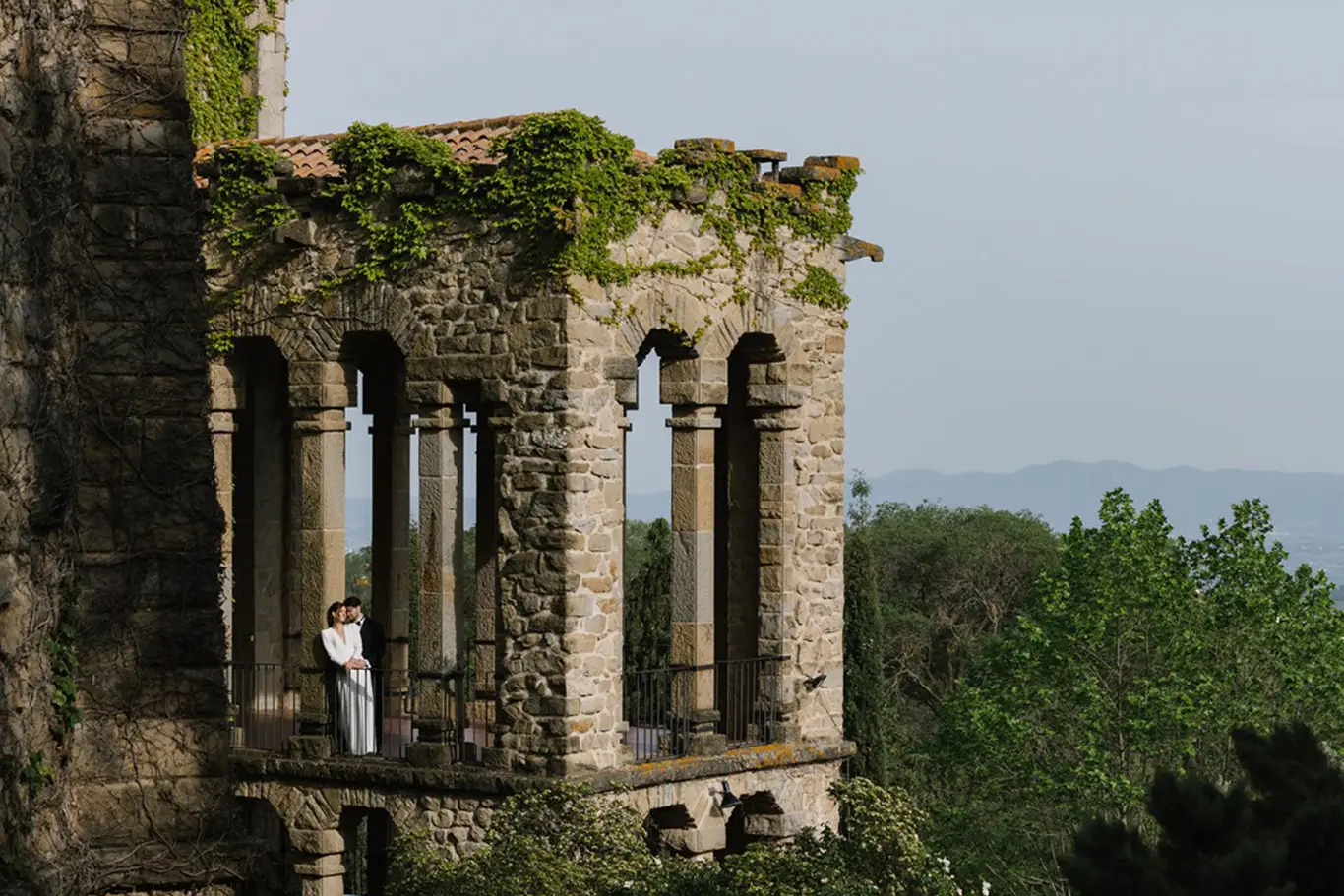 Fachada de la Baronia, finca de bodas cerca de Barcelona