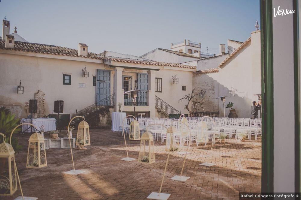6 haciendas para bodas en Sevilla 5 Foto de Hacienda Doña Caridad, entorno rural y arquitectura blanca para bodas con encanto.