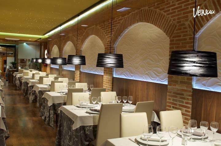 Sitios para celebrar comuniones en Madrid 3 Foto de Restaurante Fuente de la Fama, salón elegante y climatizado en el centro de Madrid para comuniones íntimas.