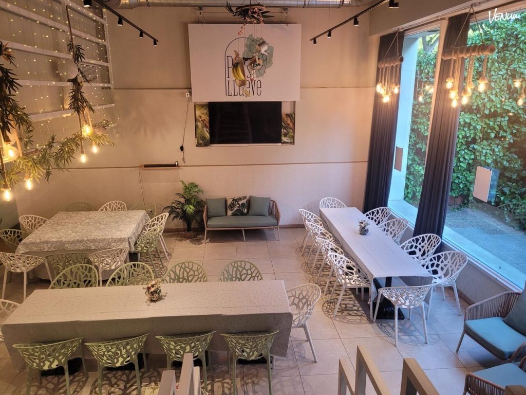 Sitios para celebrar comuniones en Madrid 9 Foto de Por si Llueve, espacio versátil y acogedor en Chamartín para comuniones originales y creativas.