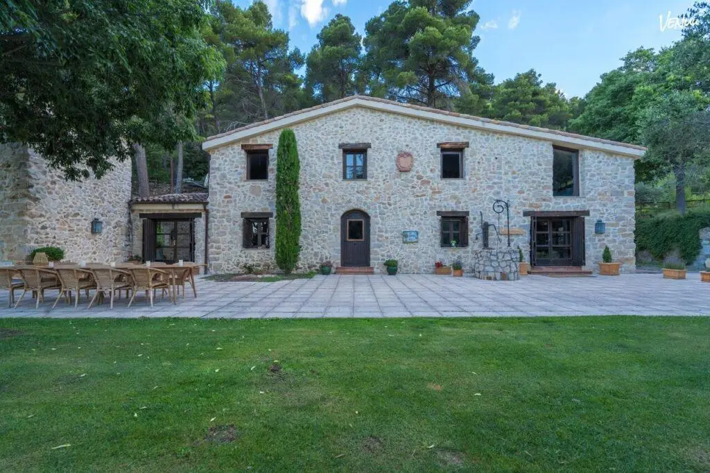 Foto de Masía Ventanell en La Llacuna, casa rural histórica con alojamiento y jardín para bodas rurales en el Penedès.
