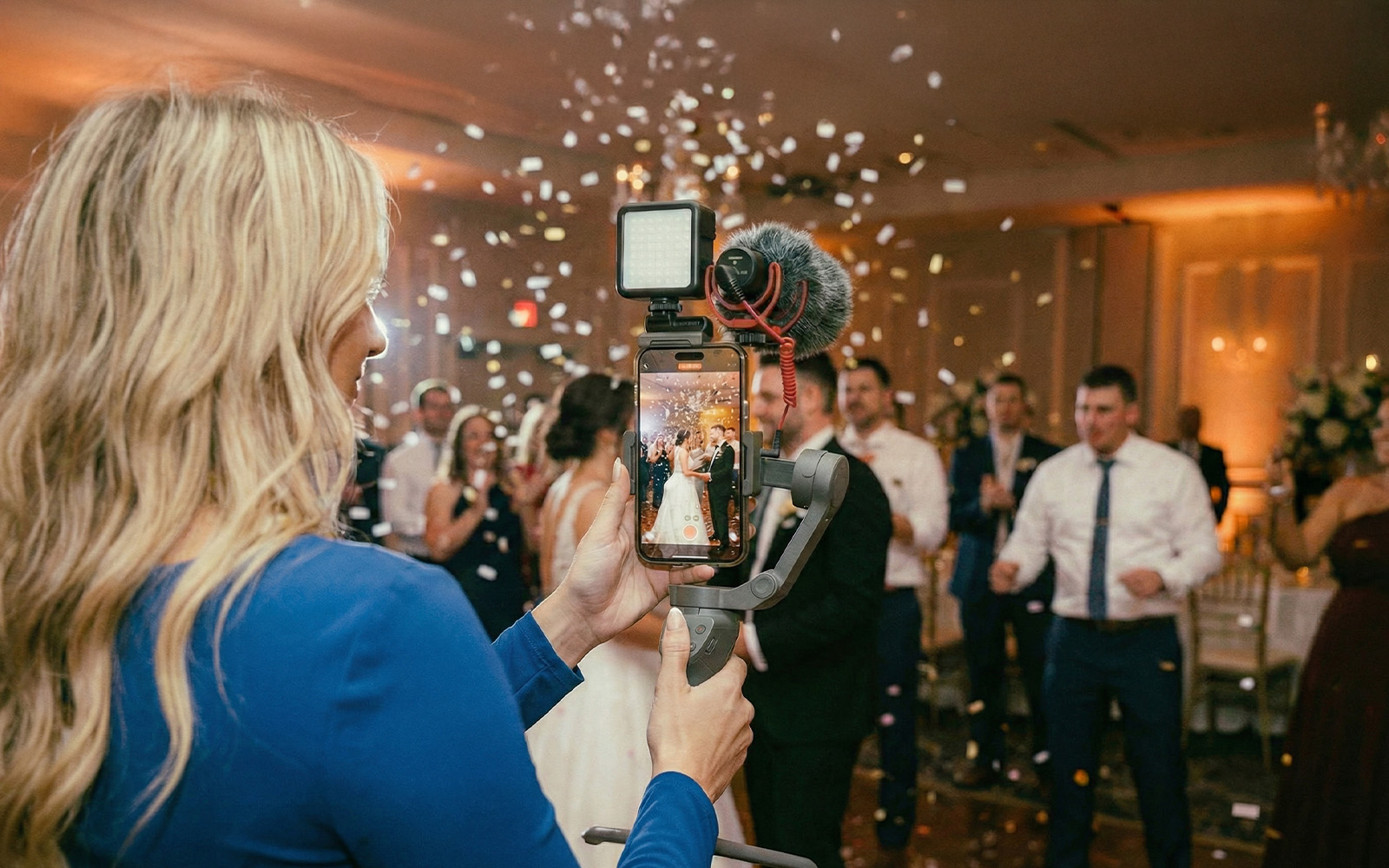 Una content creator graba una boda en Barcelona