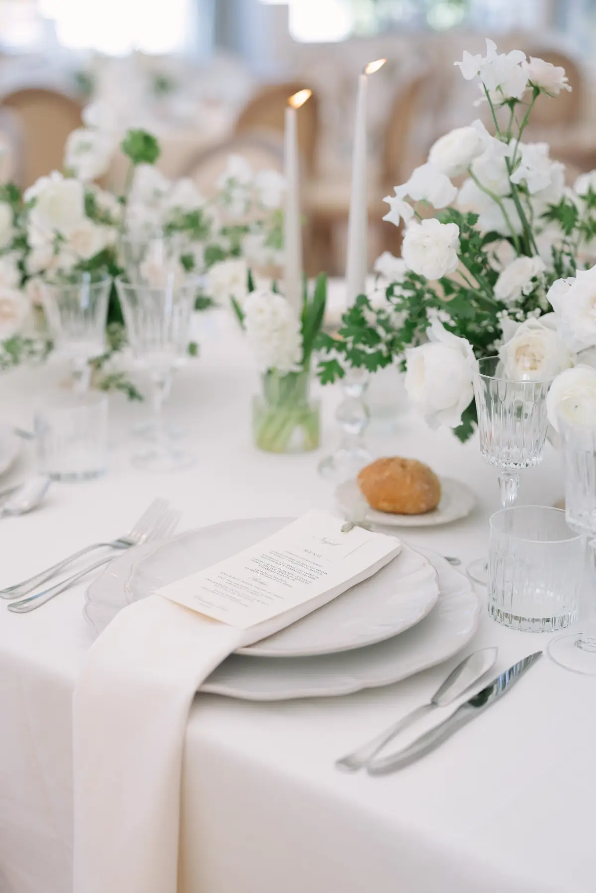 Detalle de una mesa de boda en Hostal de La Gavina