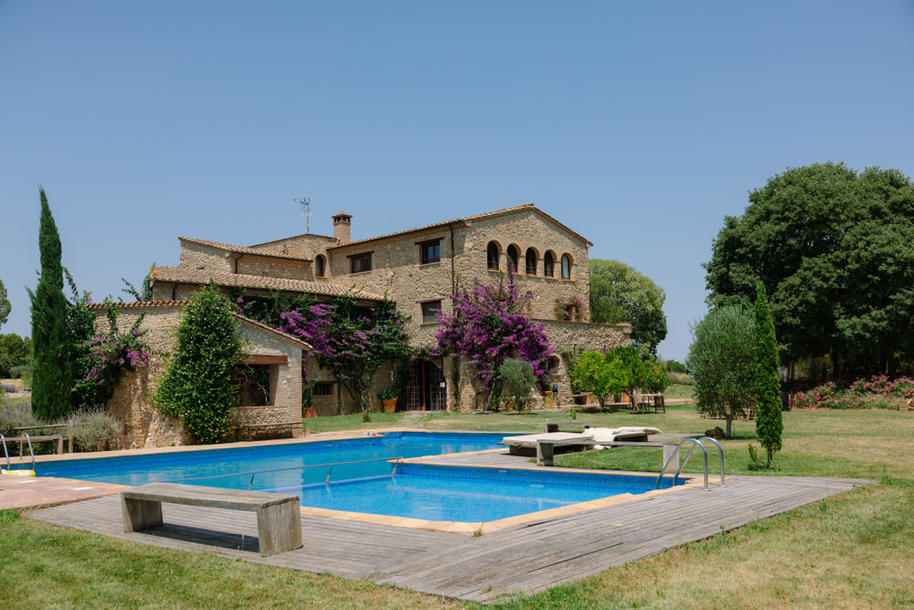 Mas Terrats finca de bodas en Girona vista de la piscina